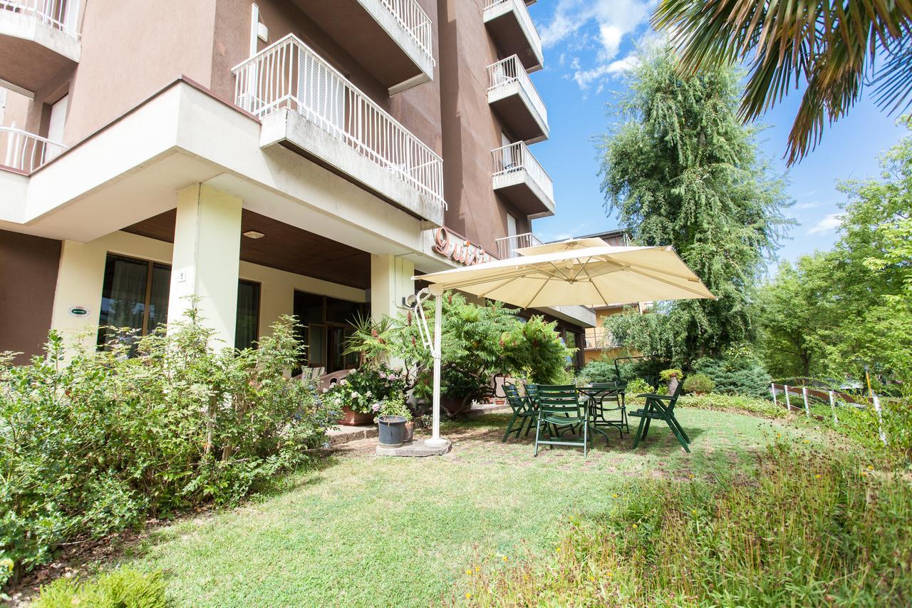 Hotel Quisisana Tabiano Terme Екстериор снимка