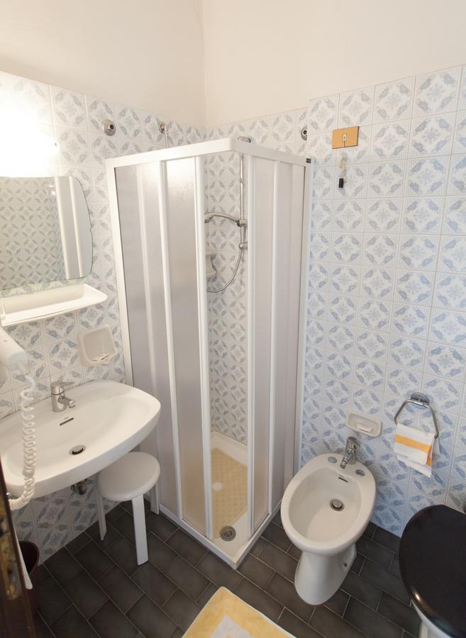 Hotel Quisisana Tabiano Terme Стая снимка